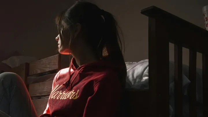 Vrouw vertelt: 'Mijn broer en schoonzus blijken mijn echte ouders te zijn’