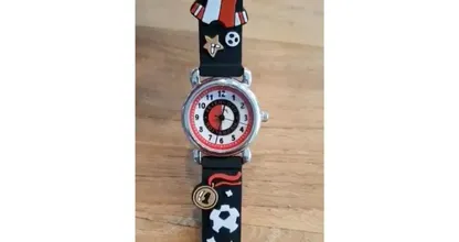 Feyenoordhorloge van Kruidvat blijkt onhandig productiefoutje te bevatten