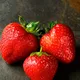 Chocante: depois de ver este vídeo você nunca mais vai comer um morango sem lavá-lo