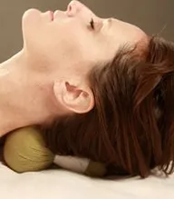 Tennis ball Nacken
