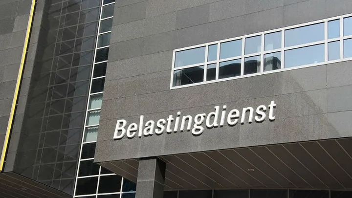 WAARSCHUWING: Deze mail van het 'CJIB' en 'Belastingdienst' is VALS! Meteen verwijderen!