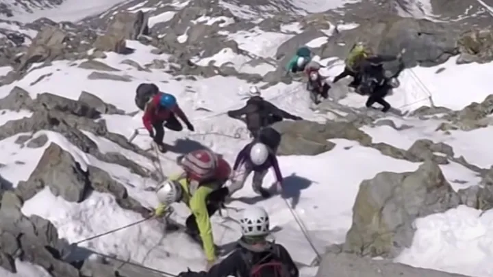 Un alpiniste reçoit le trésor du Mont-Blanc huit ans après sa découverte