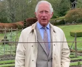 Prins Charles heeft nog naweeën van coronavirus