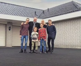 Zien: zo zien de vier zoons van Frans en Mariska Bauer er nu uit 