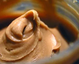 ¿Puedes usarla para afeitarte las piernas? Aquí hay 4 cosas que no sabías que puedes hacer con mantequilla de maní