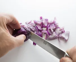 With this trick onions will (almost) never go bad