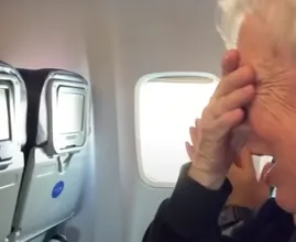 Elderly woman (89) is rejected from business class, but then they find out who she really is