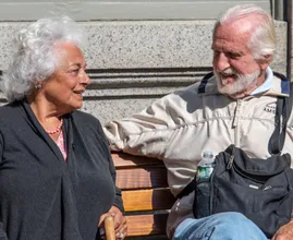 Dies sind Themen, die Sie mit Ihren alt werdenden Eltern besprechen sollten