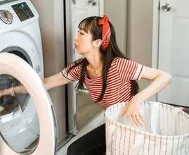 Kun je zijden kledingstukken ook in de wasmachine wassen?