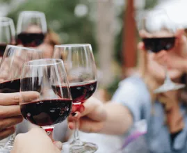 Por até quanto tempo você pode guardar uma garrafa de vinho aberta?