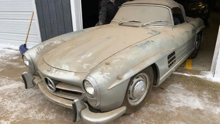 Un viejo Mercedes-Benz ha estado en un granero durante 40 años y ahora vale $ 1 millón