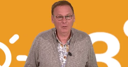 Hilarisch: Jan de Hoop brengt weerman Dennis helemaal van z’n stuk