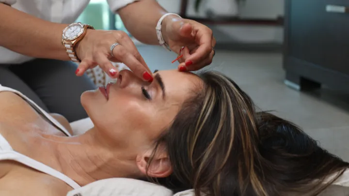 Hieraan kun je zien of iemand plastische chirurgie heeft laten doen