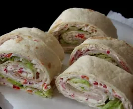 Diese knackigen Tortilla-Wraps mit Putenbrust sind das erfrischende Abendessen, wonach du dich sehnst!