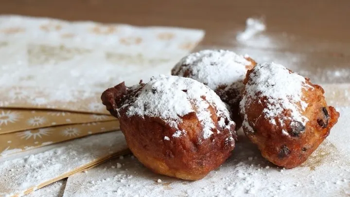 Oliebollen gebakken? Zo krijg je de baklucht snel uit huis 