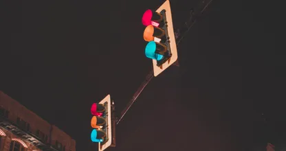 Explained: this is why traffic lights are green, red and yellow