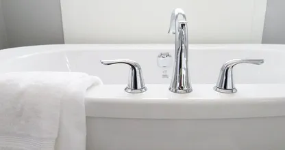 Want a squeaky clean bathroom? Follow these clear steps to make it as easy as possible!
