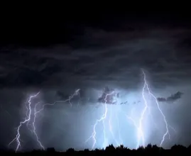 Ein Gewitter zieht auf? So musst du dich verhalten, um wirklich sicher zu sein!