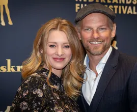 Noortje Herlaar en Barry Atsma zijn de trotse ouders geworden van een meisje