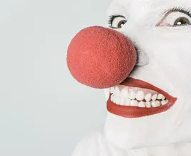 Cheyenne (16) valt van scooter en raakt zwaargewond na zien killerclown