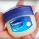 Désirez-vous des cils plus jolis ? La Vaseline peut être la solution…
