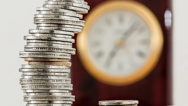 With this genius saving method you'll save up 1500 dollars a year with no trouble!