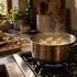 Waarom je aardappelen nooit in water moet koken