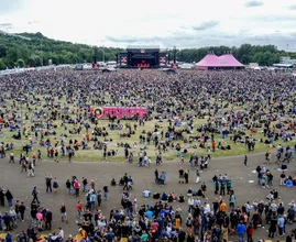 OM eist cel- en werkstraf voor verdachte Pinkpopdrama