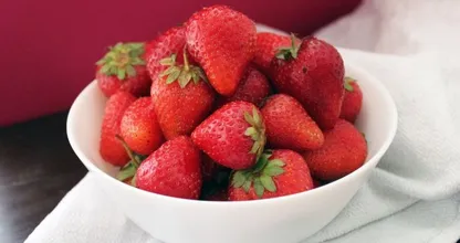 This is why you should blow-dry strawberries after buying them