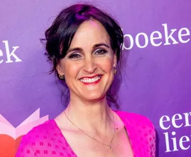 Janine Abbring stopt met presentatie Zomergasten