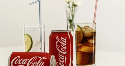 Coca-Cola bringt sein erstes Getränk mit Alkohol auf den Markt!