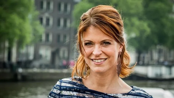 Eigen datingshow voor ex K3-zangeres Karen Damen