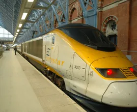 Yes! Vanaf vandaag reis je binnen een paar uur van Amsterdam naar hartje Londen met de trein!