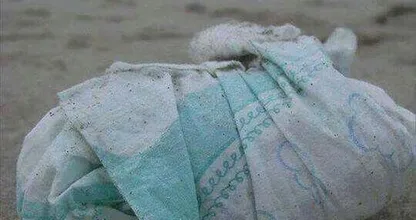 Briljant! Dankzij deze hack worden je waardevolle spullen nooit meer gestolen op het strand
