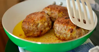 Mit dieser Zutat kreierst du die leckersten Frikadellen der Welt!