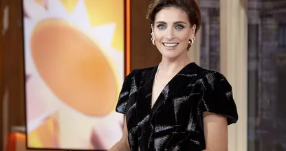 Beschuit met muisjes voor RTL Boulevard-presentatrice Vivienne van den Assem