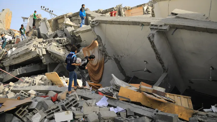 Girl was rescued from rubble after being trapped for over 7 days