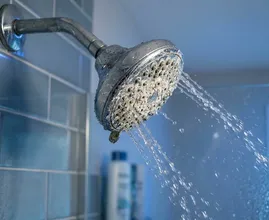 This Kitchen Staple Will Deep Clean Your Showerhead Easily – Find Out How...