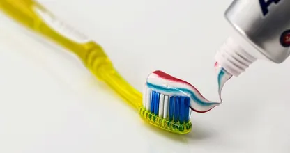 Deshalb solltest du immer eine Tube Zahnpasta in der Küche parat haben!