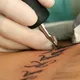 Aan het twijfelen over een tattoo? Zoek niet verder, DEZE tatoeage past het best bij jouw sterrenbeeld!