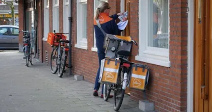 Pas op voor deze nieuwe fraudetruc onder pakketbezorgers aan de deur!