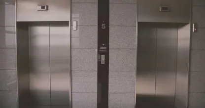 'Bij brand geen lift', gaat dit nog wel op?