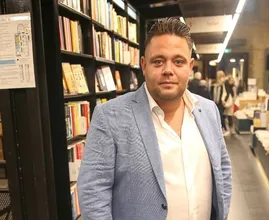 Massa is Kassa-kijkers getuige van ongemakkelijke flirtpoging Mark Gillis