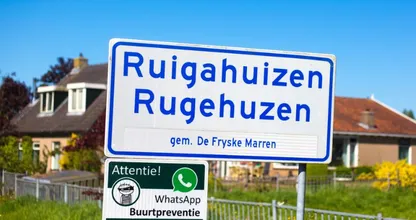 Waarom sommige plaatsen een wit plaatsnaambord hebben
