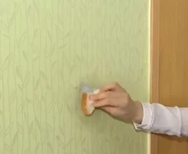 Make sure your wallpaper is completely dust-free with THIS easy trick!