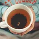 Cómo deshacerte de las manchas de té marrón en tu taza