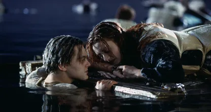 Endlich Antworten! Der Regisseur von Titanic erklärt wieso Jack nicht mit auf die Tür passte.