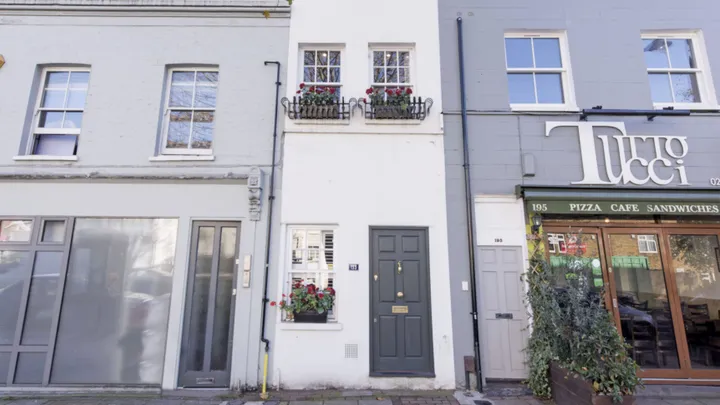 You'll never believe this amazing house is only two meters wide when you see the inside!