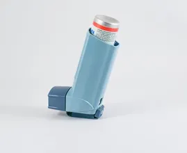 Oei: ontstekingsremmer in inhalatoren kan witte stof in je brein verstoren