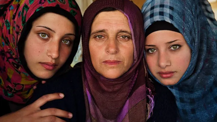 30 beautiful women from around the world
